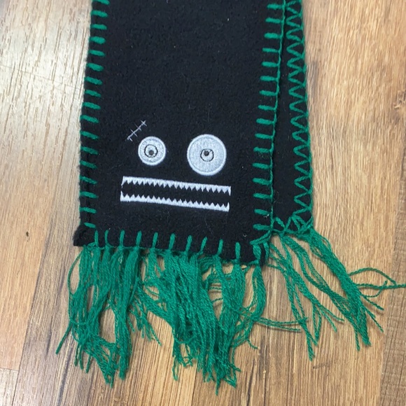 Sourpuss Kids 3 Piece Hat Glove Scarf Set NWT - Picture 3 of 4